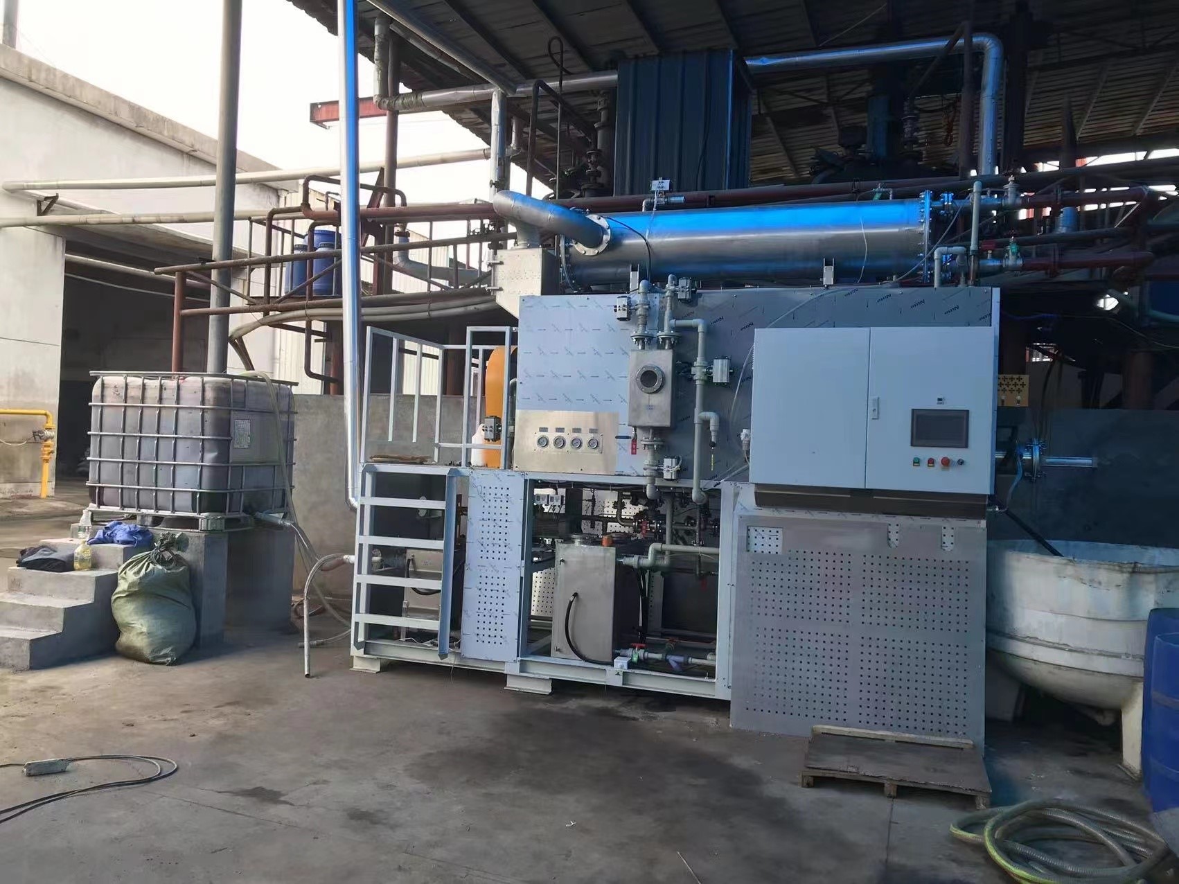 化工廢水處理新選擇，弗洛德低溫蒸發(fā)結(jié)晶設(shè)備實(shí)現(xiàn)廢水減量95%